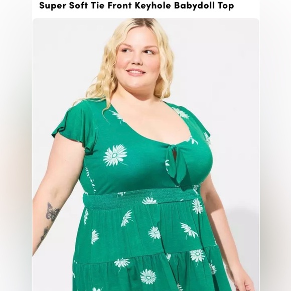 Torrid Womens Plus Size 1 1X Green babydoll Top Shirt Blouse Daisies - Picture 1 of 7